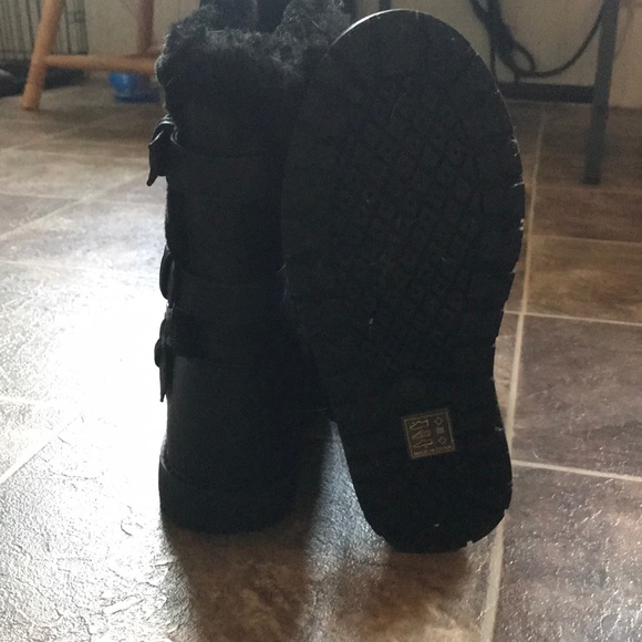 Girls fur boots - Picture 2 of 3